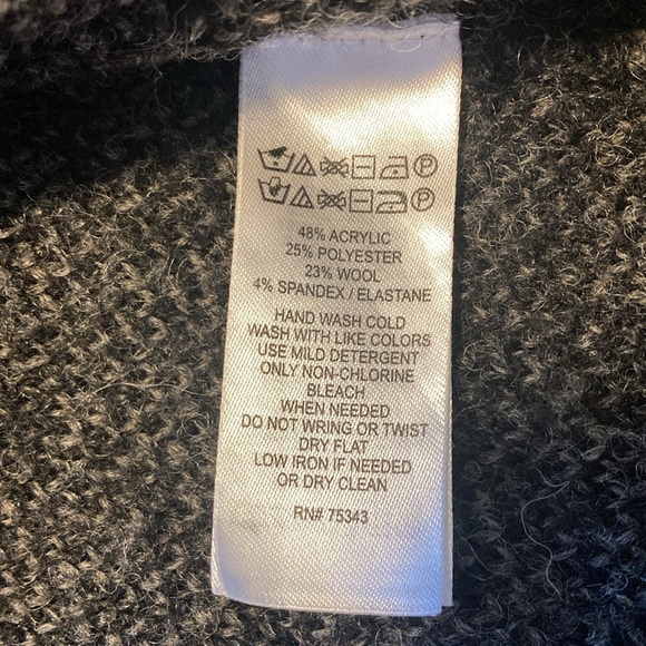 Long sweater good condition size large - Picture 5 of 5